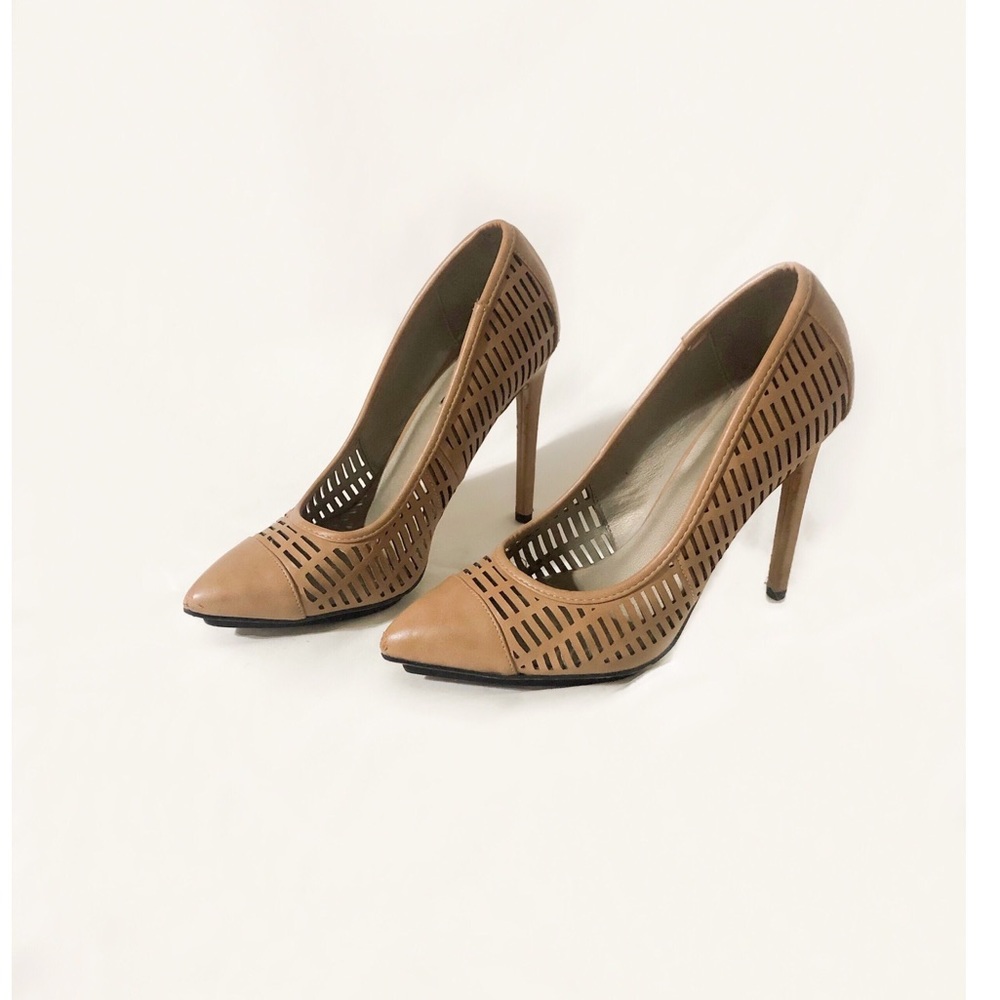 Tan high heels pumps